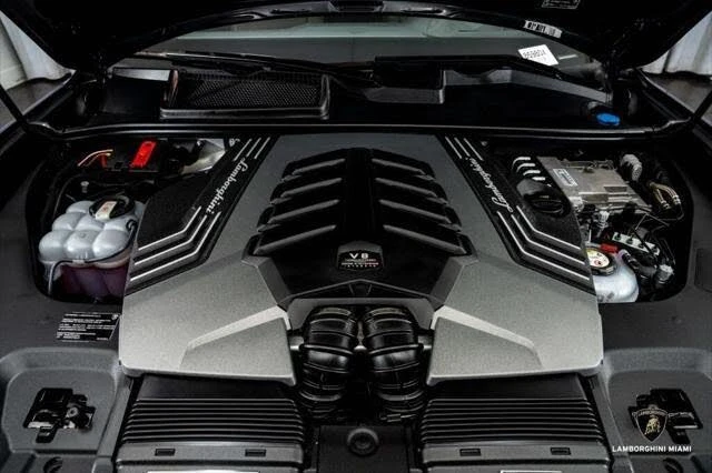 2025 Lamborghini Urus SE - Image 5 of 31
