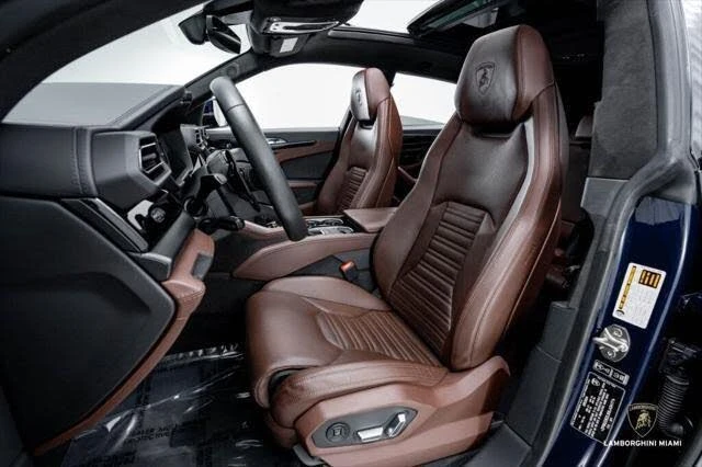 2025 Lamborghini Urus SE - Image 30 of 31