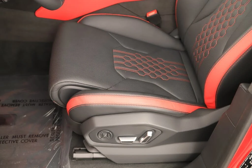 2025 Lamborghini Urus SE - Image 24 of 31