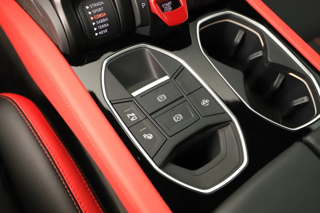 2025 Lamborghini Urus SE - Image 31 of 31