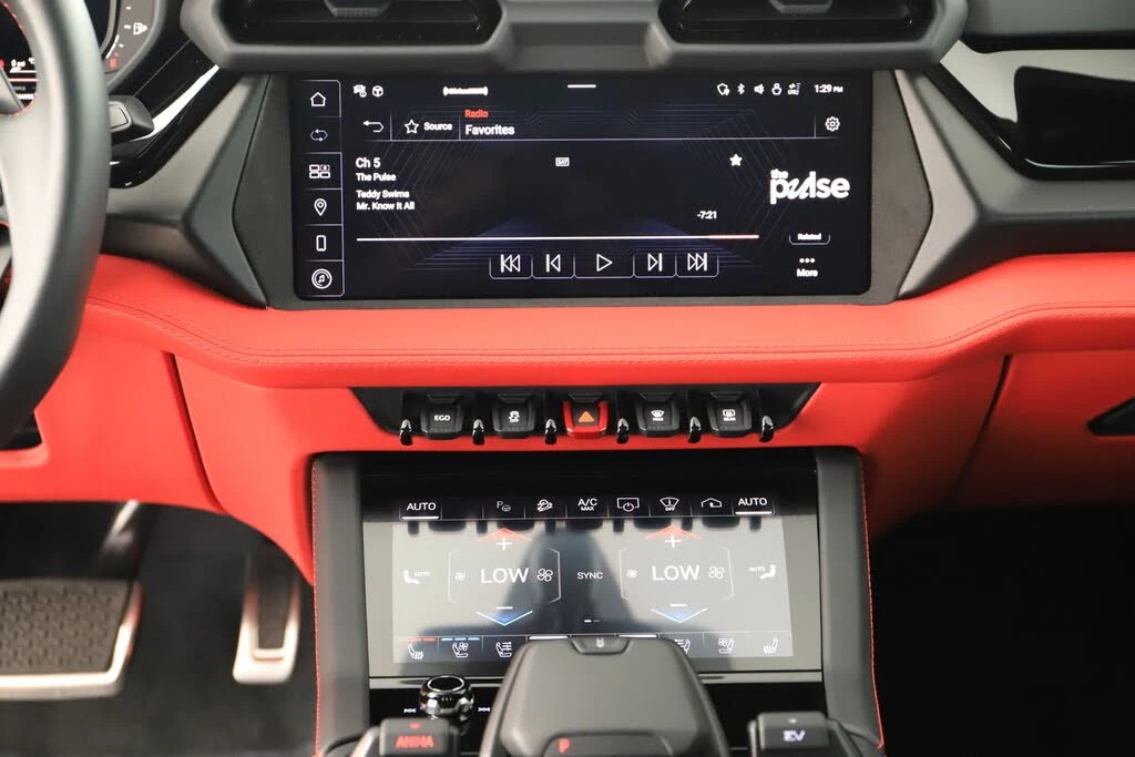 2025 Lamborghini Urus SE - Image 19 of 31