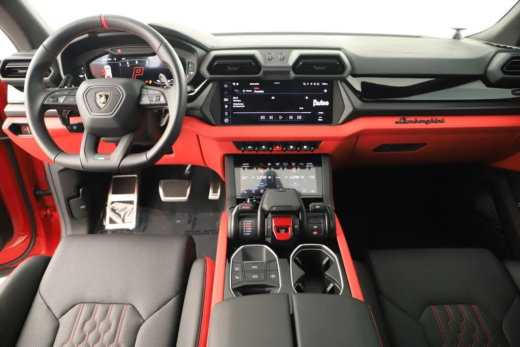 2025 Lamborghini Urus SE - Image 18 of 31