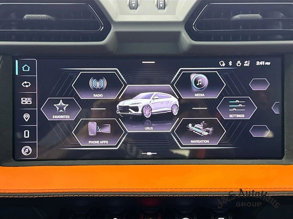 2025 Lamborghini Urus SE - Image 17 of 31