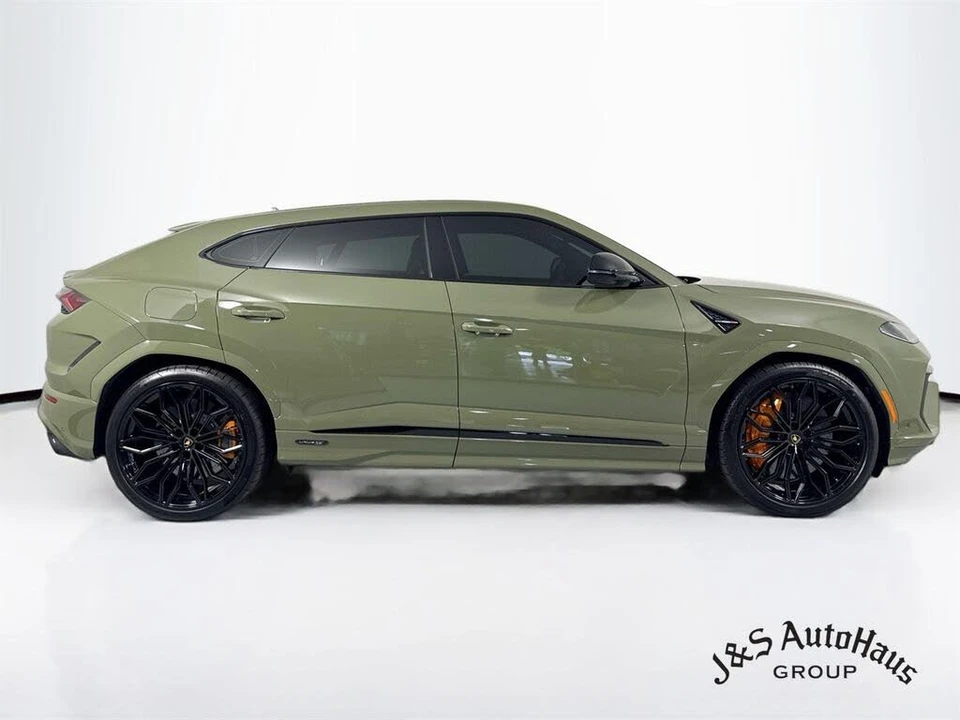 2025 Lamborghini Urus SE - Image 8 of 31