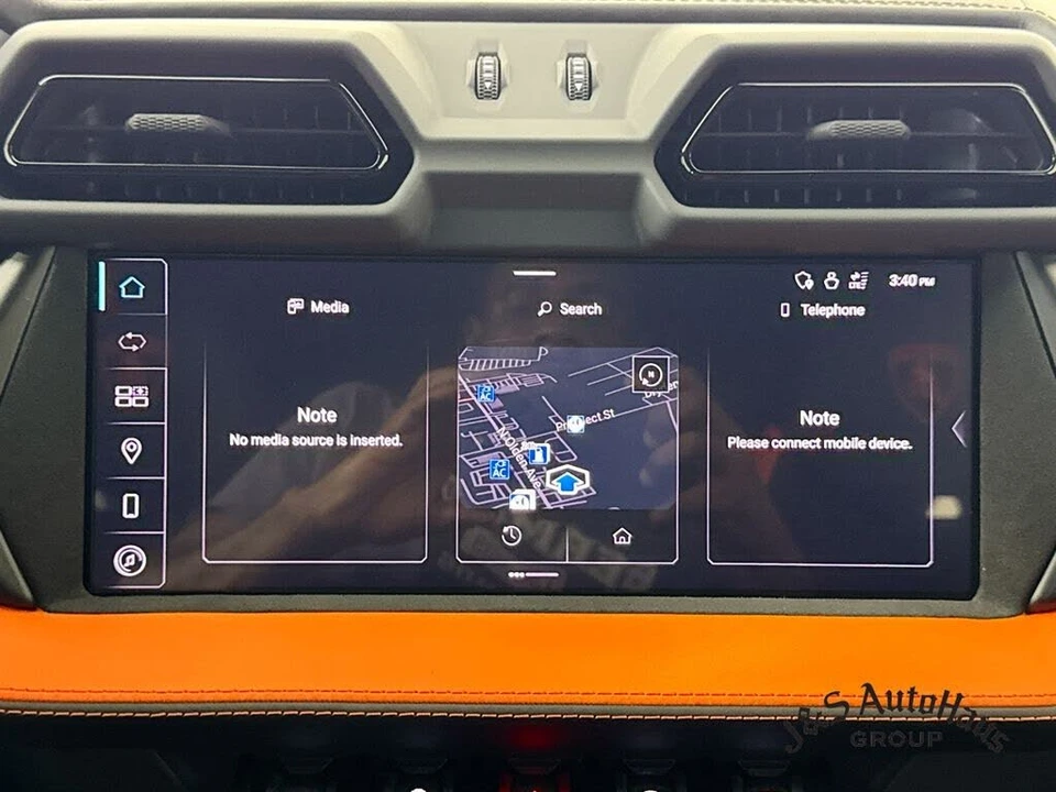 2025 Lamborghini Urus SE - Image 18 of 31