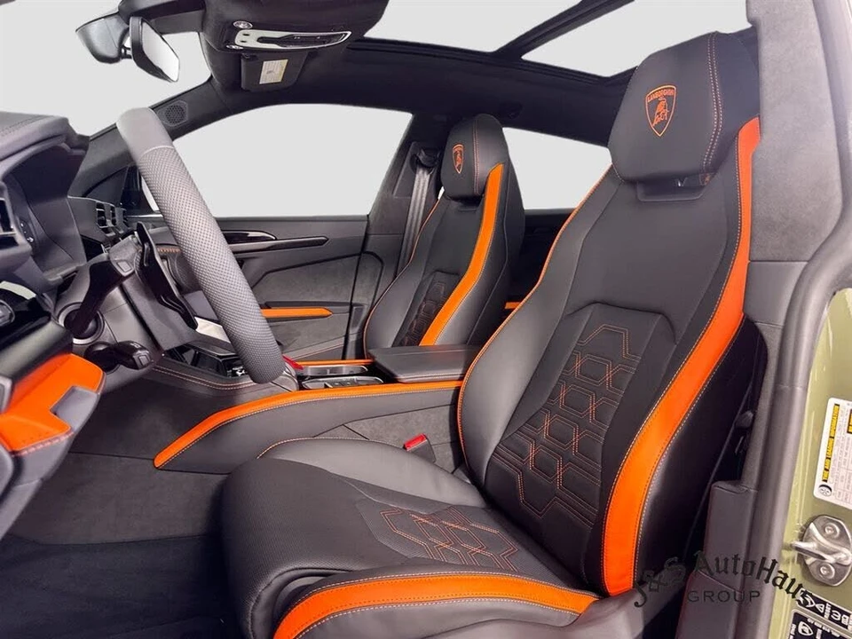 2025 Lamborghini Urus SE - Image 11 of 31
