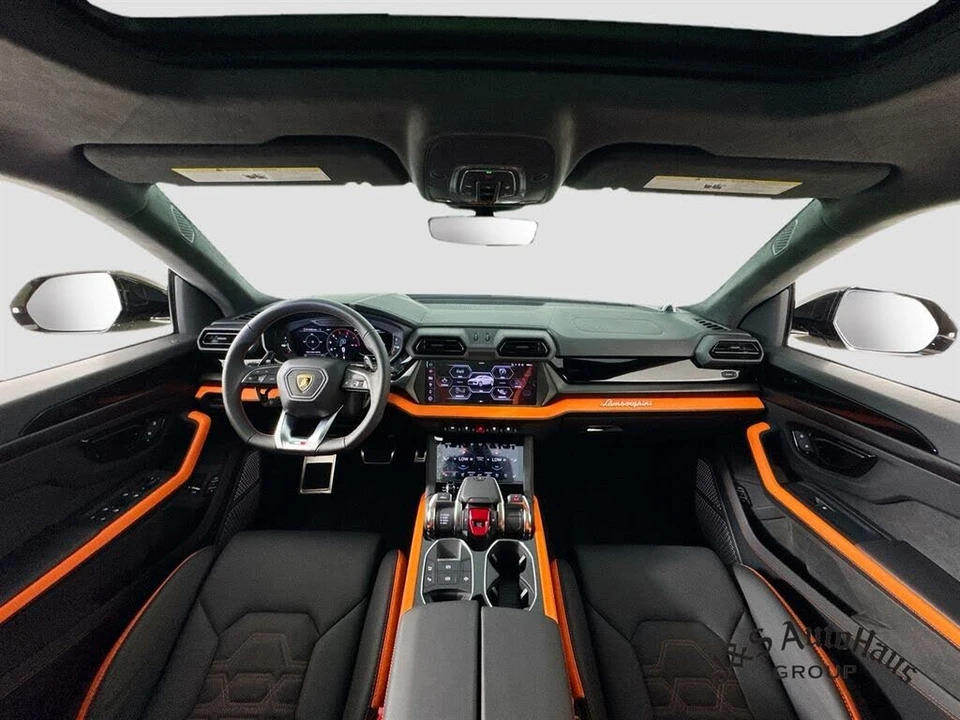 2025 Lamborghini Urus SE - Image 29 of 31