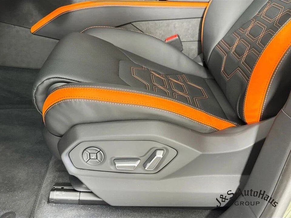 2025 Lamborghini Urus SE - Image 26 of 31