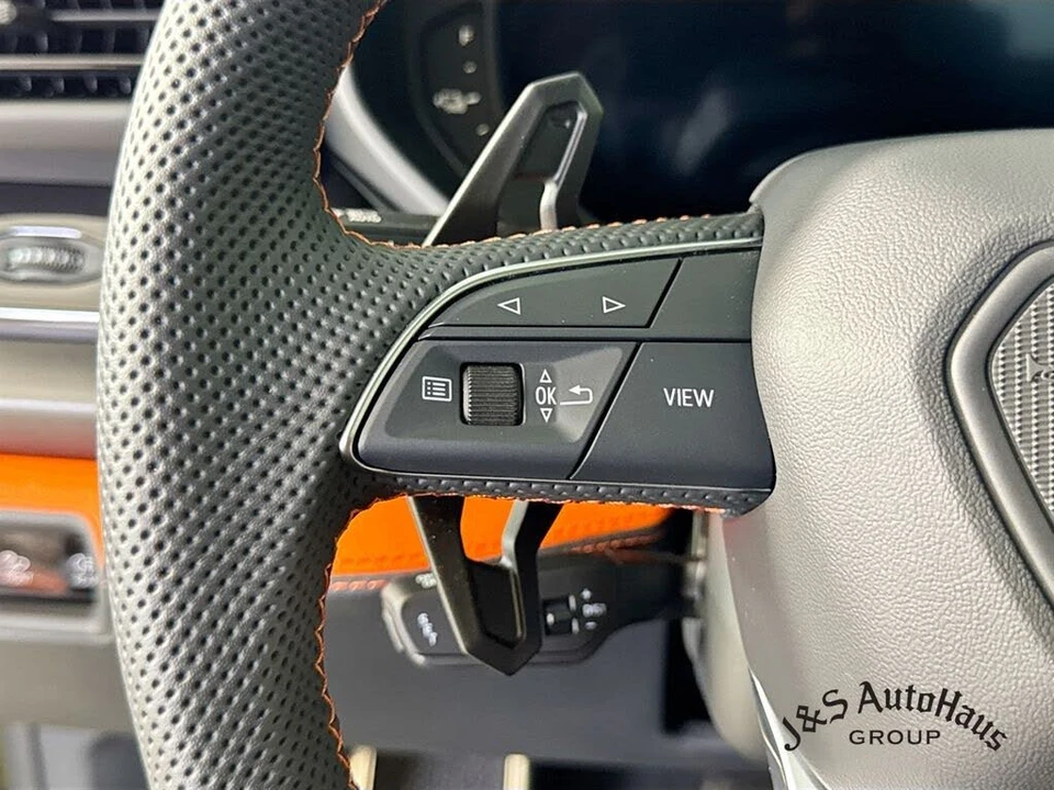 2025 Lamborghini Urus SE - Image 13 of 31