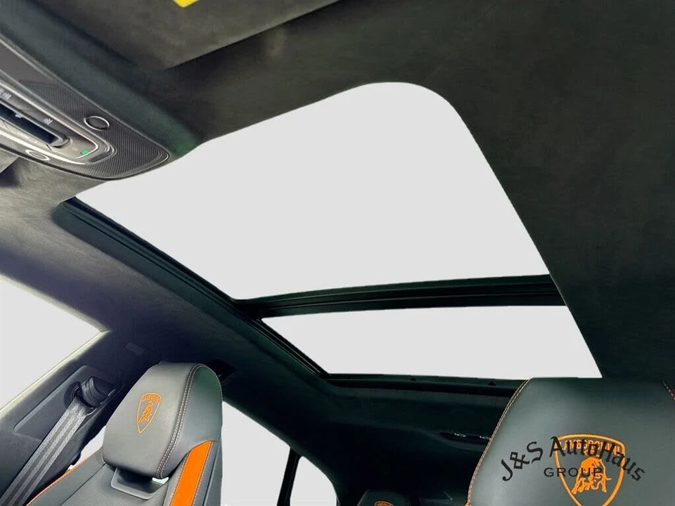 2025 Lamborghini Urus SE - Image 16 of 31