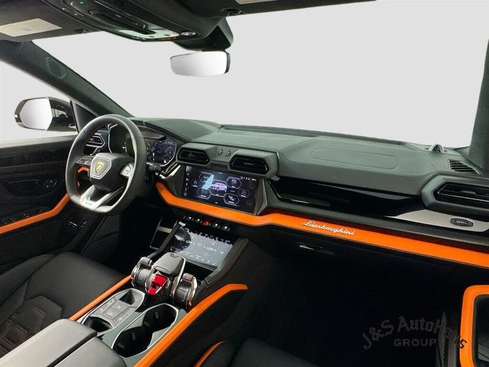 2025 Lamborghini Urus SE - Image 31 of 31