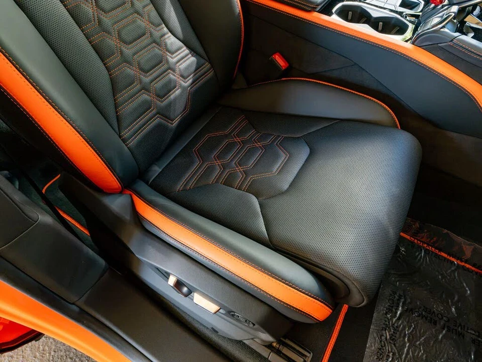 2025 Lamborghini Urus SE - Image 27 of 31