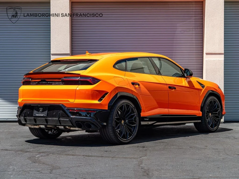 2025 Lamborghini Urus SE - Image 10 of 31