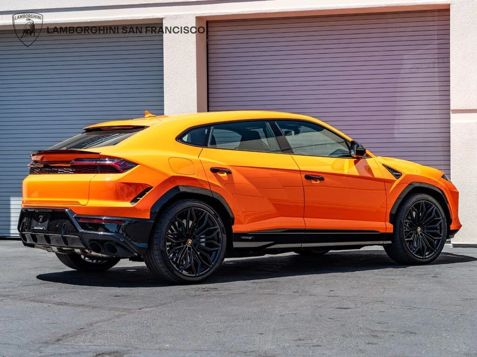 2025 Lamborghini Urus SE - Image 11 of 31