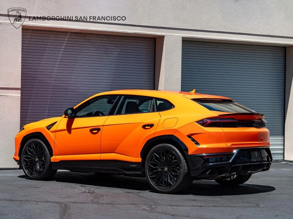 2025 Lamborghini Urus SE - Image 7 of 31