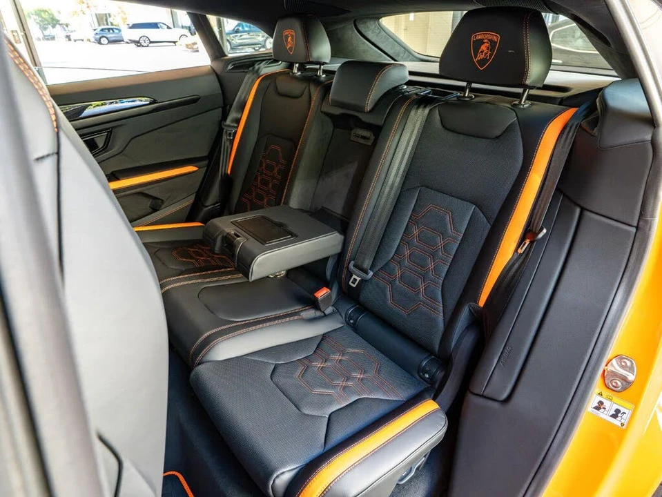 2025 Lamborghini Urus SE - Image 30 of 31