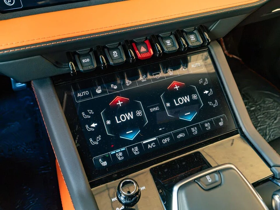 2025 Lamborghini Urus SE - Image 20 of 31