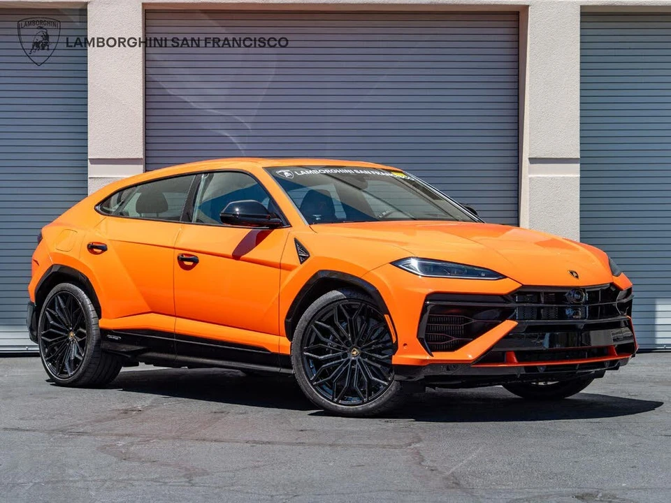 2025 Lamborghini Urus SE - Image 2 of 31