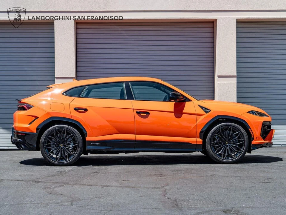 2025 Lamborghini Urus SE - Image 6 of 31