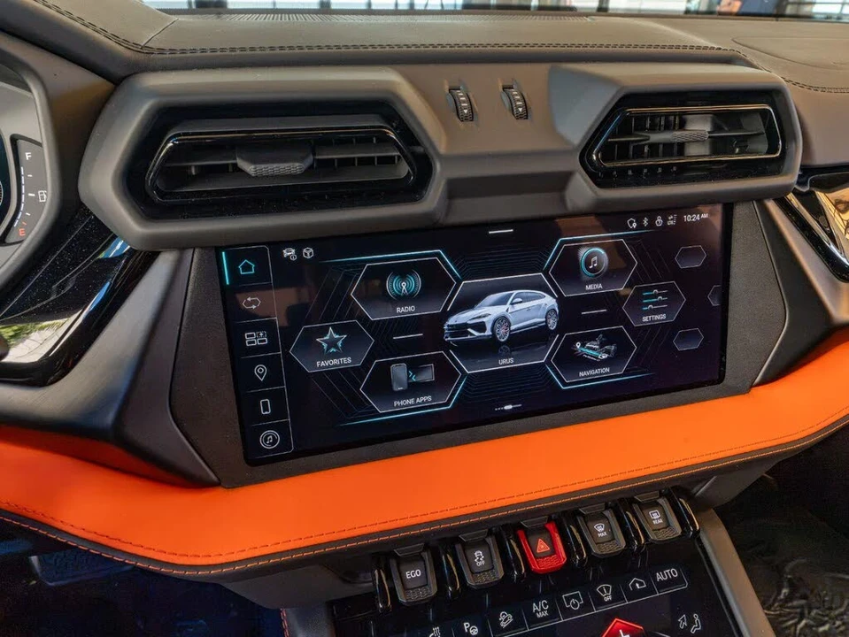 2025 Lamborghini Urus SE - Image 19 of 31
