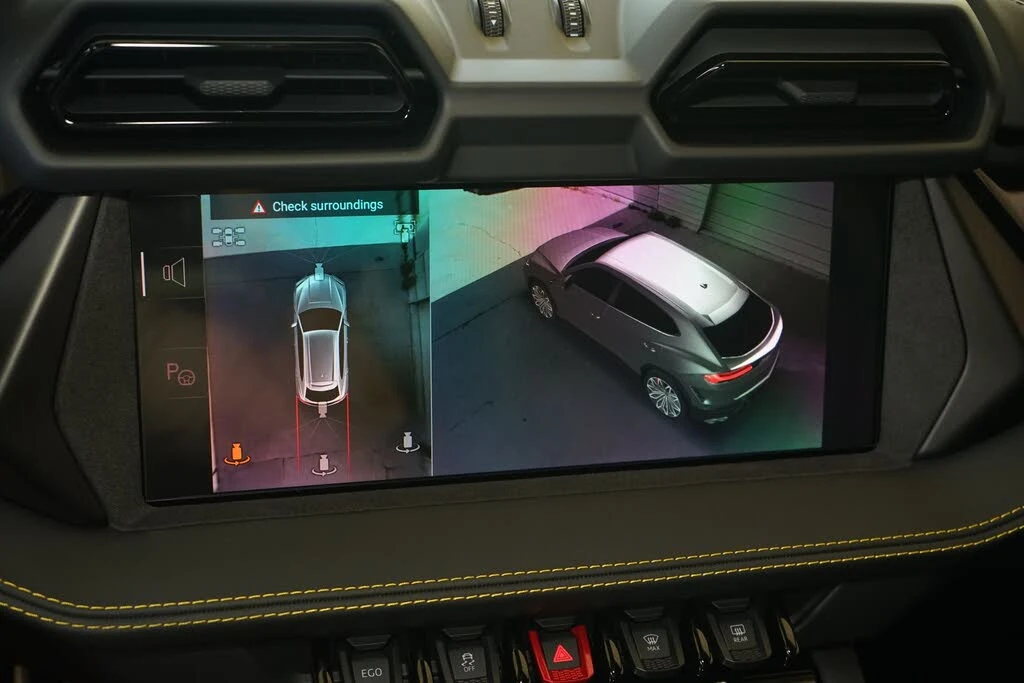2025 Lamborghini Urus SE - Image 19 of 31
