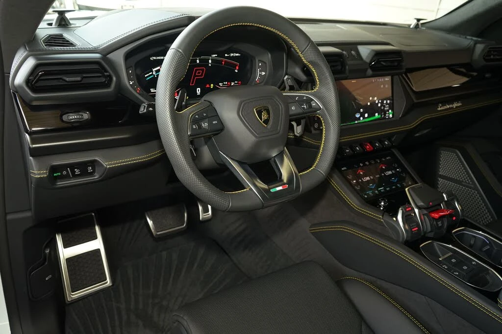 2025 Lamborghini Urus SE - Image 10 of 31