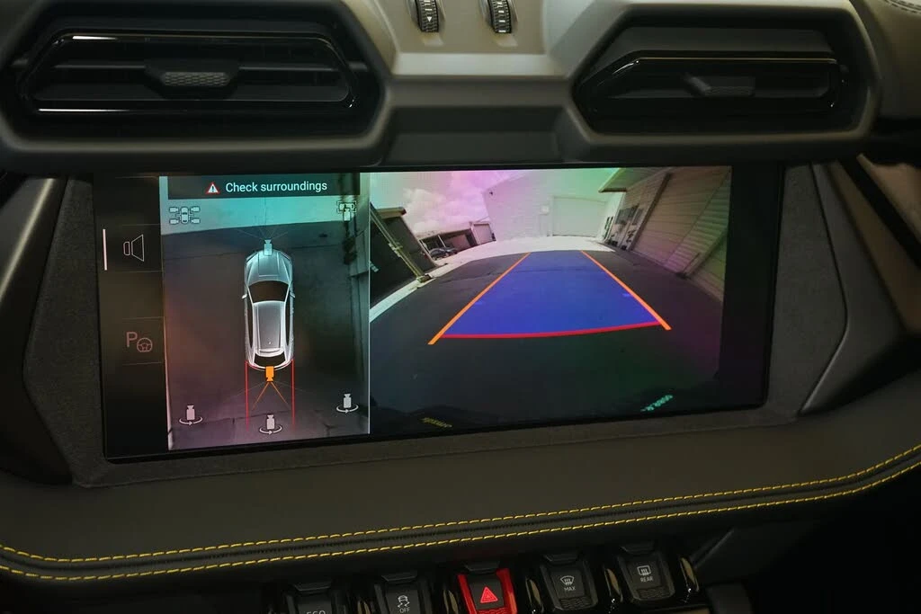 2025 Lamborghini Urus SE - Image 18 of 31