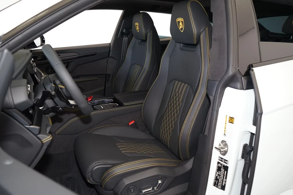 2025 Lamborghini Urus SE - Image 11 of 31