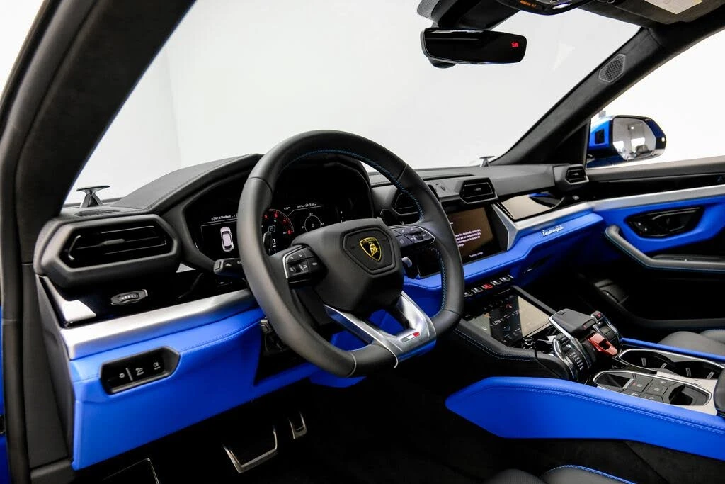 2025 Lamborghini Urus SE - Image 7 of 31