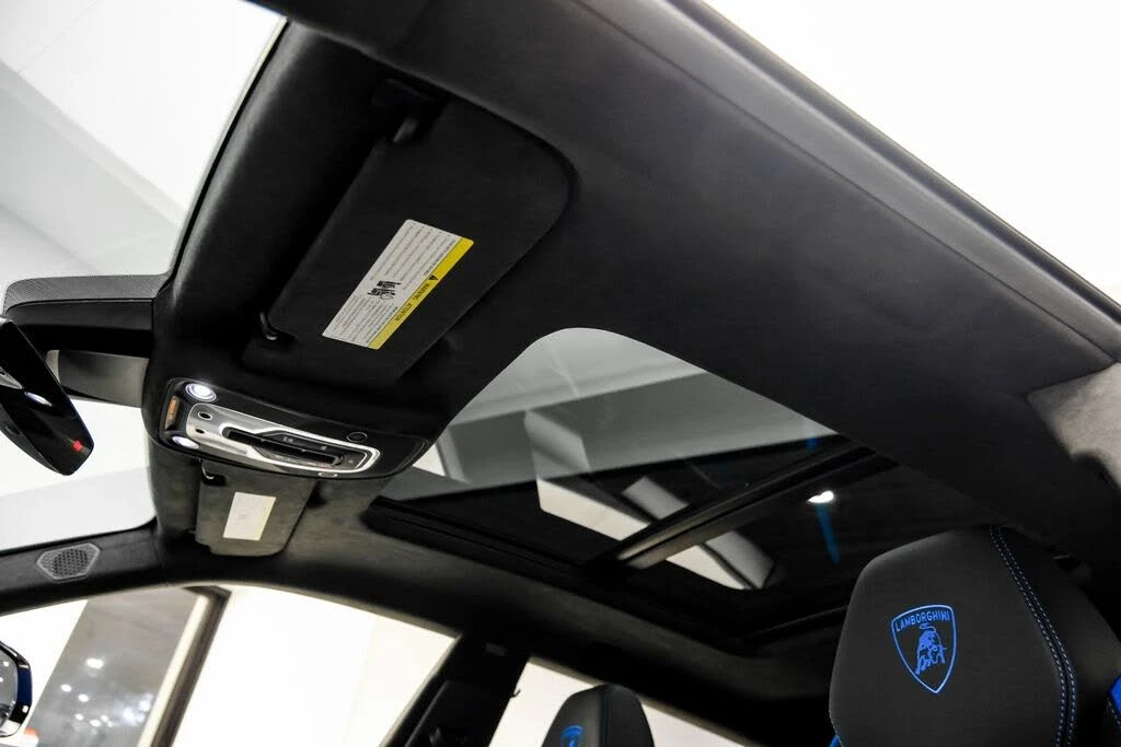 2025 Lamborghini Urus SE - Image 9 of 31