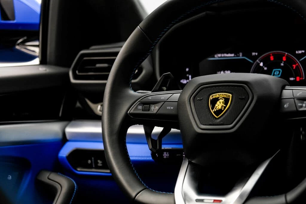 2025 Lamborghini Urus SE - Image 20 of 31
