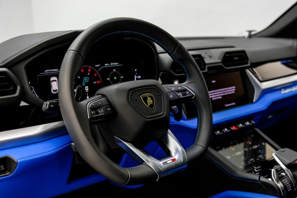 2025 Lamborghini Urus SE - Image 19 of 31
