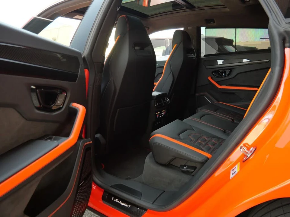 2025 Lamborghini Urus SE - Image 24 of 31