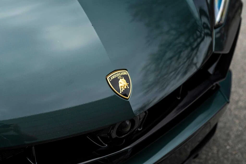 2025 Lamborghini Urus SE - Image 17 of 31
