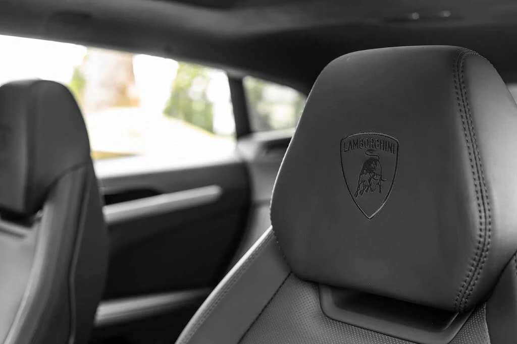 2025 Lamborghini Urus SE - Image 29 of 31