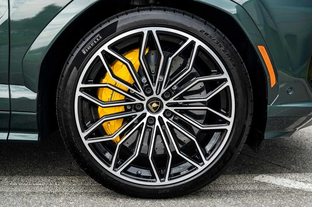 2025 Lamborghini Urus SE - Image 7 of 31