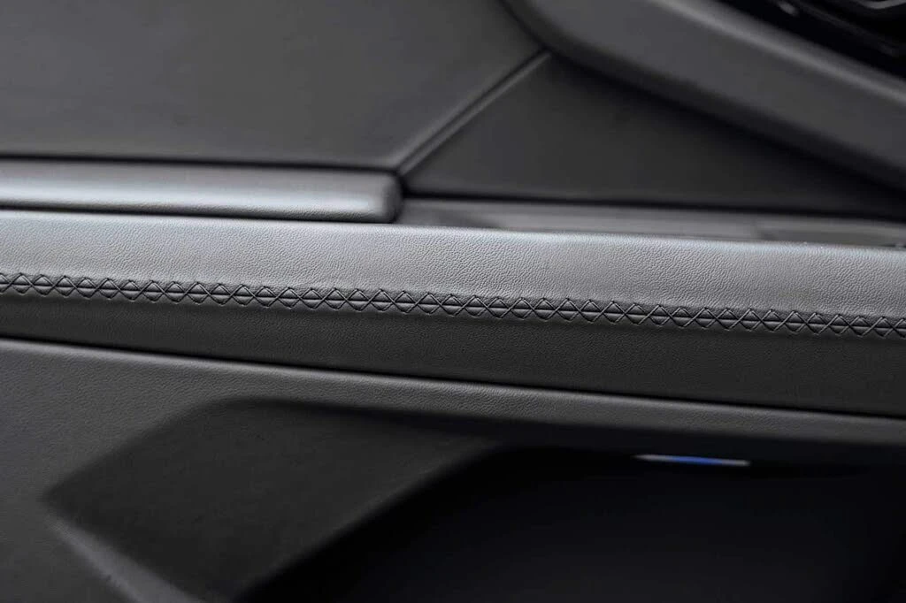 2025 Lamborghini Urus SE - Image 25 of 31