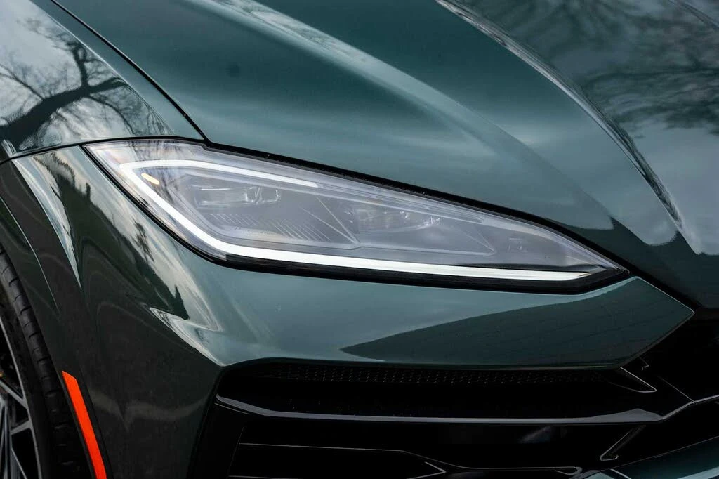 2025 Lamborghini Urus SE - Image 16 of 31