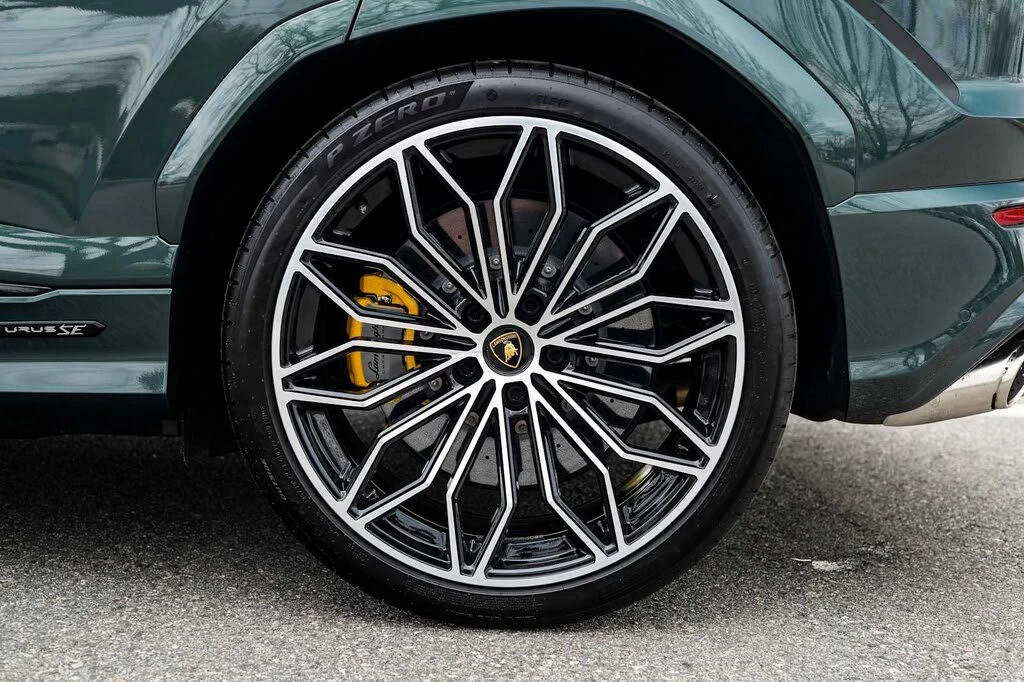 2025 Lamborghini Urus SE - Image 19 of 31