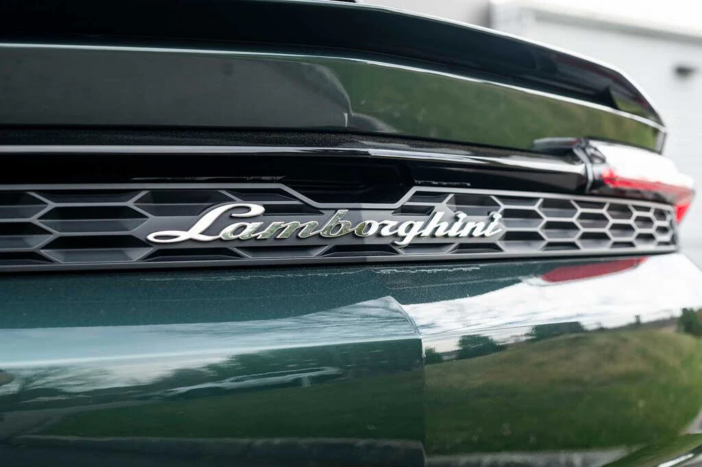 2025 Lamborghini Urus SE - Image 12 of 31