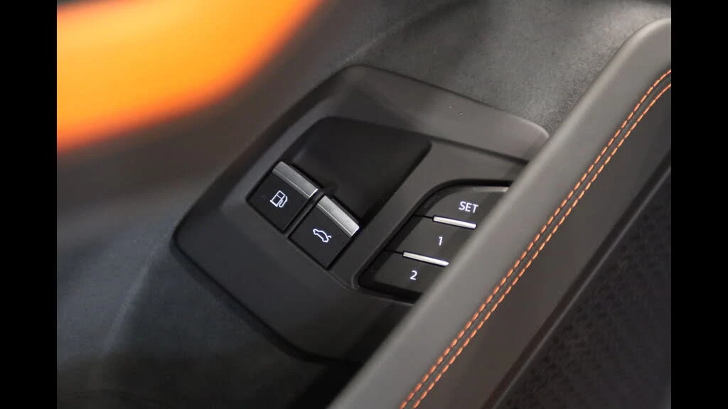 2025 Lamborghini Urus SE - Image 12 of 31