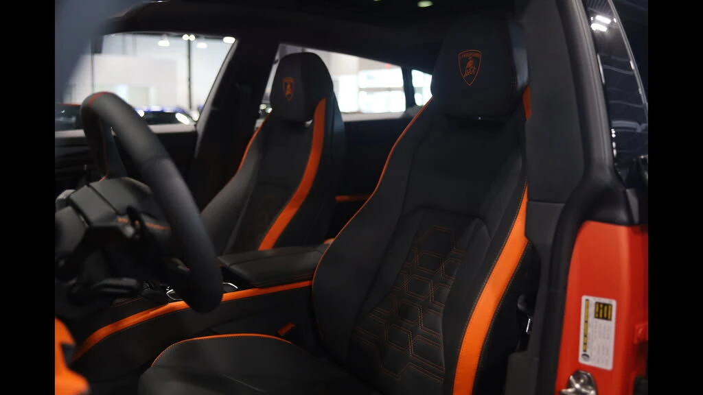 2025 Lamborghini Urus SE - Image 14 of 31