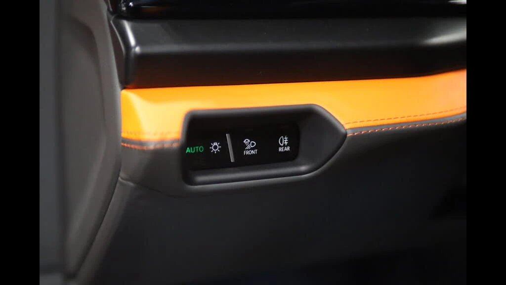 2025 Lamborghini Urus SE - Image 16 of 31