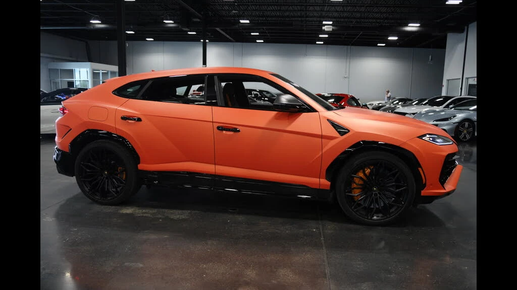 2025 Lamborghini Urus SE - Image 8 of 31