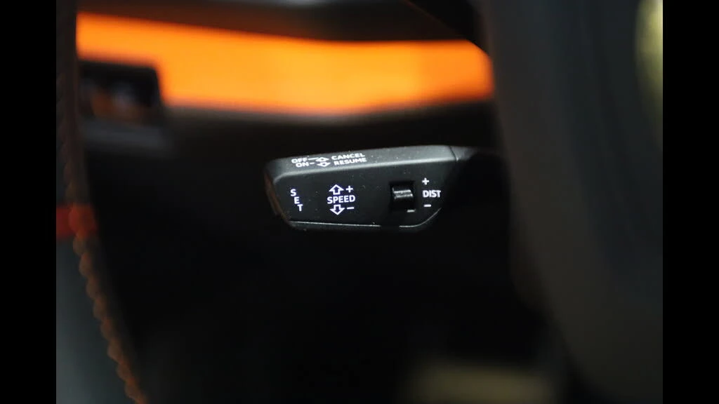 2025 Lamborghini Urus SE - Image 19 of 31