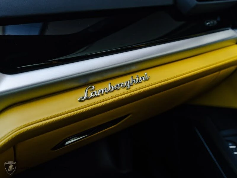 2025 Lamborghini Urus SE - Image 7 of 24