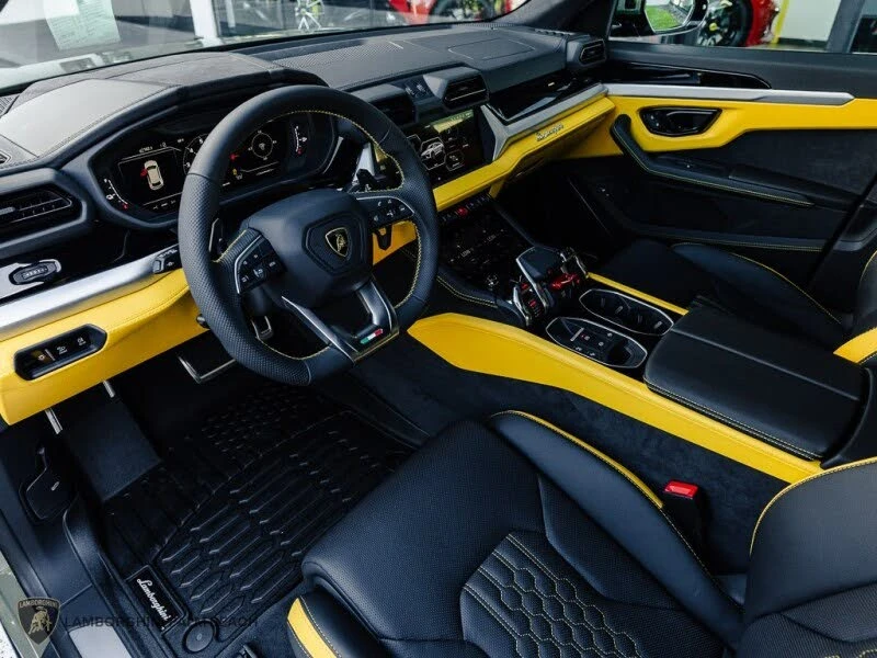 2025 Lamborghini Urus SE - Image 15 of 24