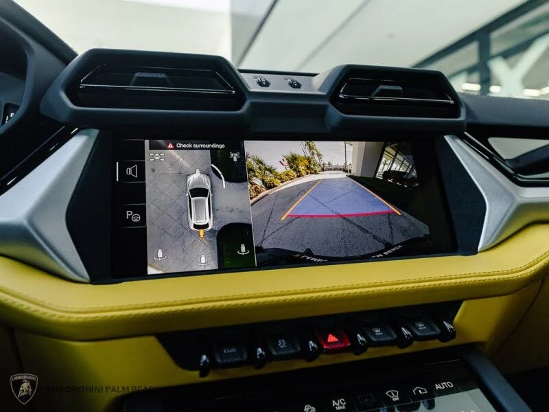 2025 Lamborghini Urus SE - Image 21 of 24