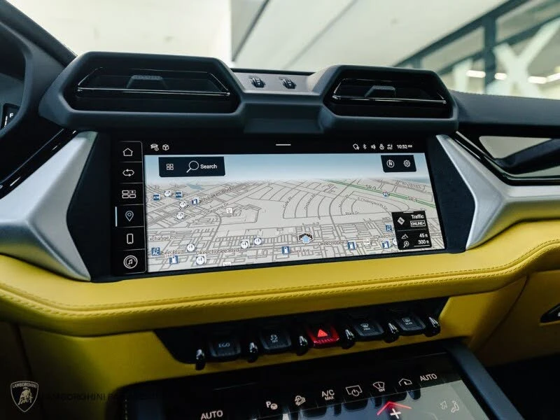 2025 Lamborghini Urus SE - Image 22 of 24