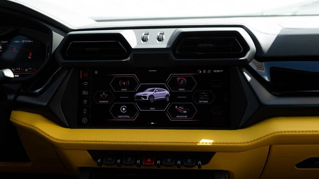 2025 Lamborghini Urus SE - Image 18 of 27
